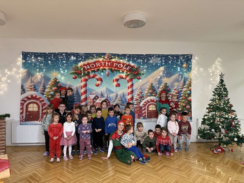 NOVOGODIŠNJA PREDSTAVA “TRI VILENJAKA I TAJNA O IZGUBLJENIM SLATKIŠIMA”