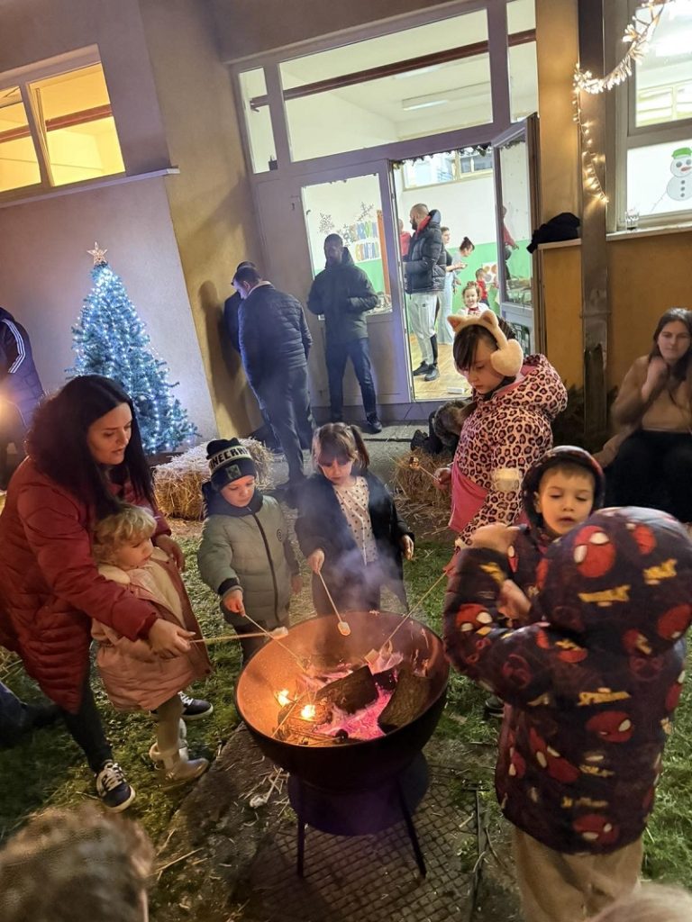 Božićna zabava za djecu i roditelje
