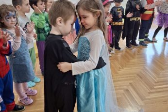 VALENTINOVO POD MASKAMA