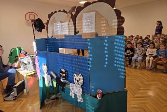 KAZALIŠNA PREDSTAVA “TRI MAČKE”